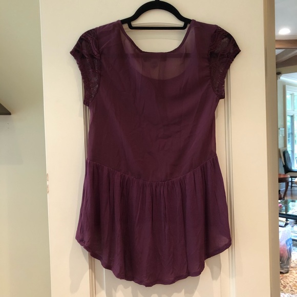 High-Low Lace Sleeve Blouse - Picture 6 of 7